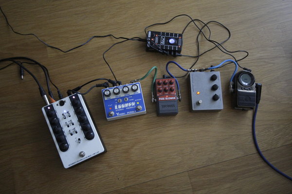 pedals stereo.JPG