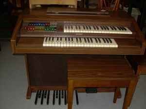 lowrey_mardi_gras_l-55_electric_organ_999_york_23019925.jpeg