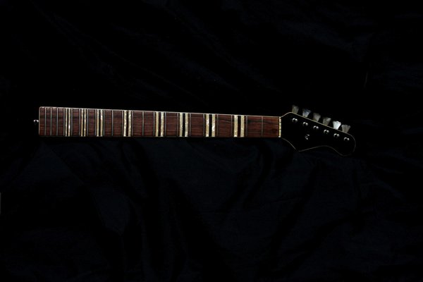hofner neck.jpg