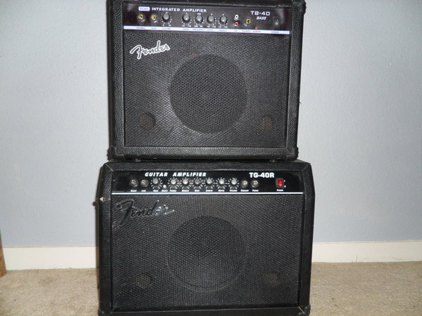 fenderzzz.JPG