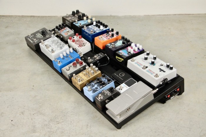 hmshmchl pedal board top angle