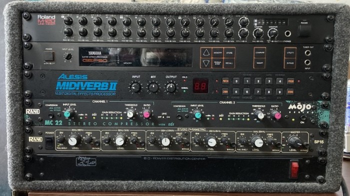 rack with mixer.jpg