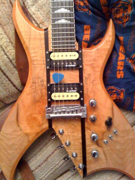 10 string bich b.jpg