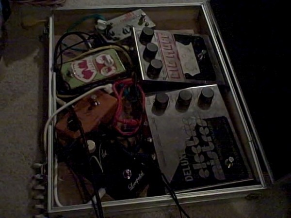 pedalboard 2.jpg (56.72 KiB) Viewed 1656 times pedals