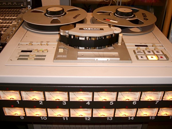 tascam-atr-60-16 atr-60-16_2.jpg
