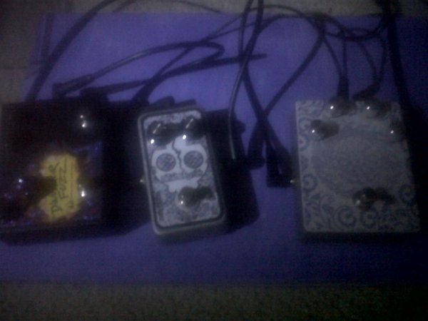 Algal Bloom > Dead Hipster > NVN Dinosaur Fuzz > El Capistan > Kalamazoo '66 reverb 12 and '65 model b... Radical