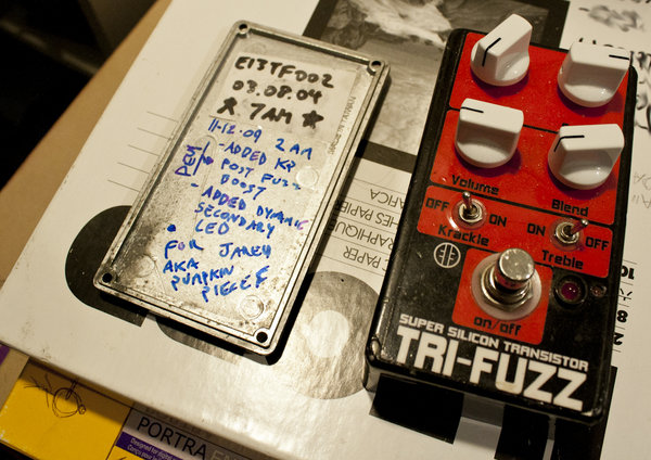 SUPER SILICON TRANSISTOR TRI-FUZZ.jpg