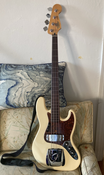Jazz Bass 6-24.png