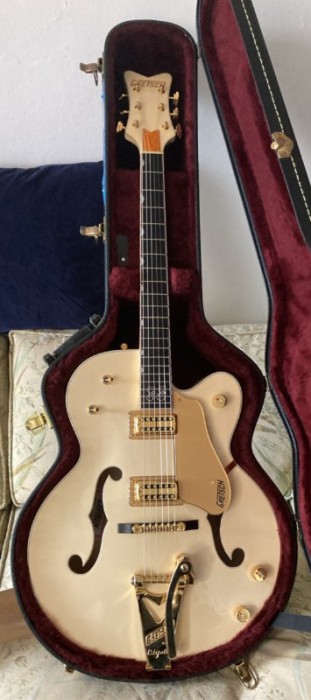 WF.jpg (73.51 KiB) Viewed 34963 times Gretsch 6136-1958 Stephen Stills signature model White Falcon. i'd wanted this exact guitar since i was 14.